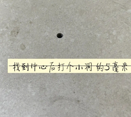 烟台瓷砖空鼓维修公司专业解答在瓷砖铺贴过程中，如果砂料搅拌不均匀，将会带来以下问题